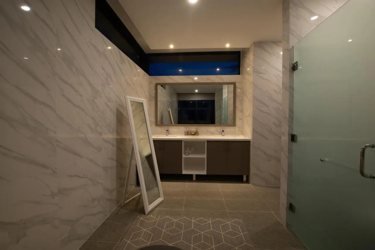 The Bridge Luxury Villa 芽庄 0*,