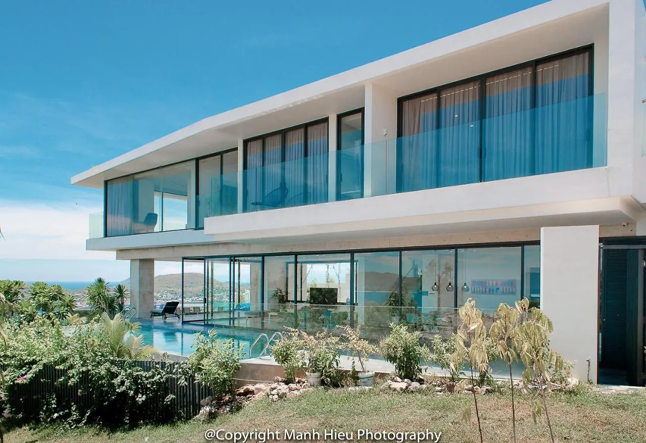 The Bridge Luxury Villa 芽庄